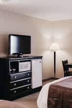 Hotel Eastland Suites Hotel & Conference Center - Bloomington photo 2