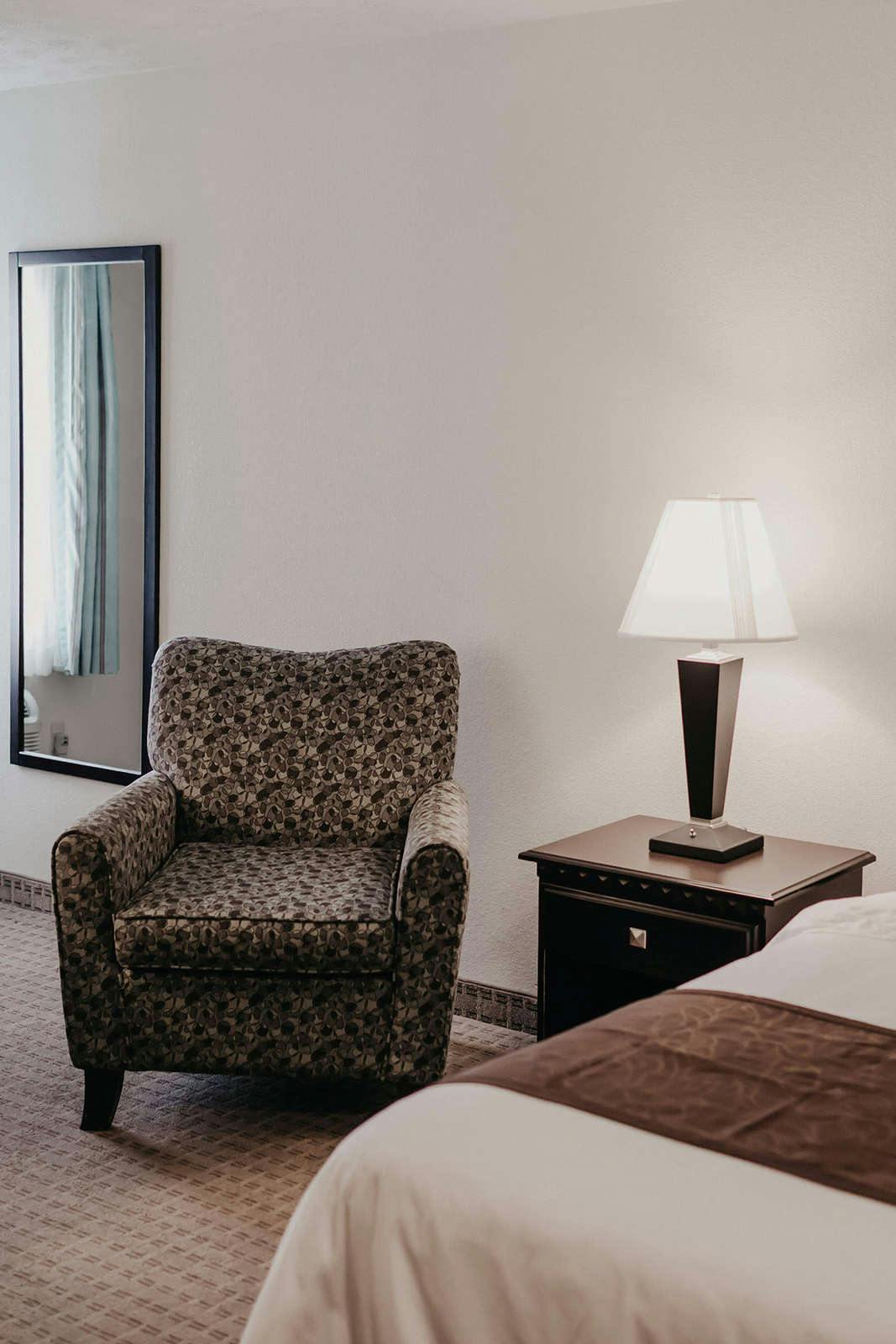 Hotel Eastland Suites Hotel & Conference Center - Bloomington photo 1