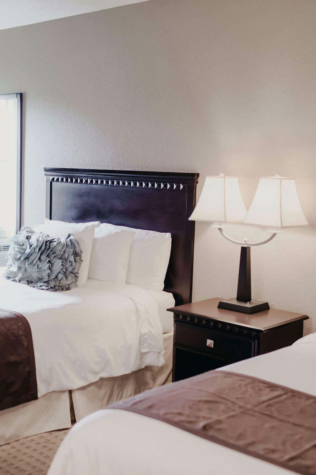 Hotel Eastland Suites Hotel & Conference Center - Bloomington photo 3