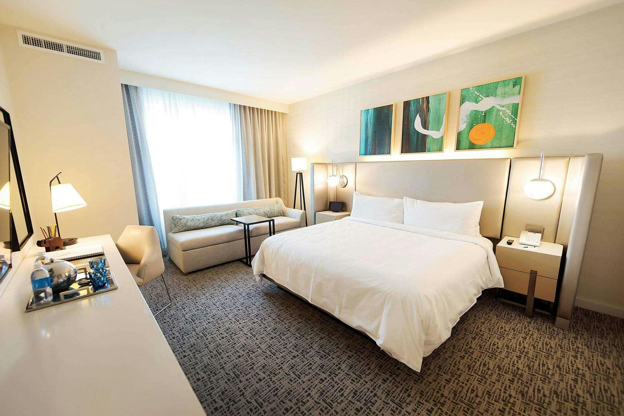 Hotel Art Ovation Hotel Autograph Collection photo 1