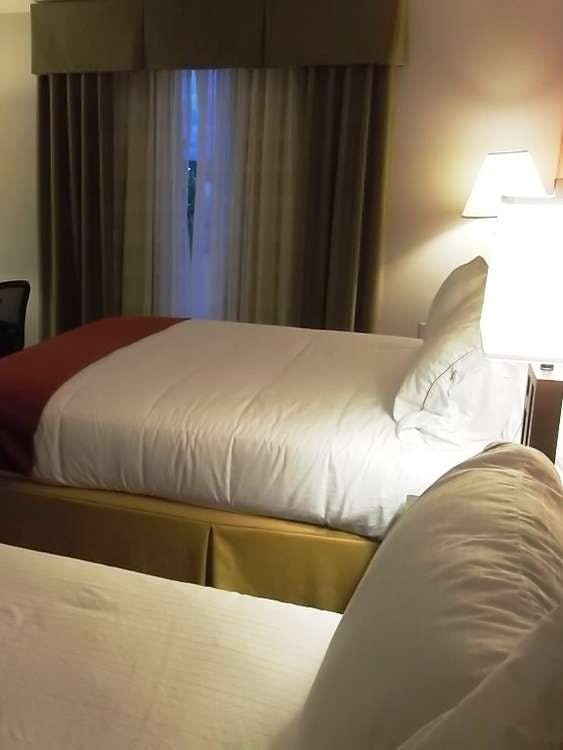 Hotel Holiday Inn Express Hotel & Suites Brookhaven photo 1