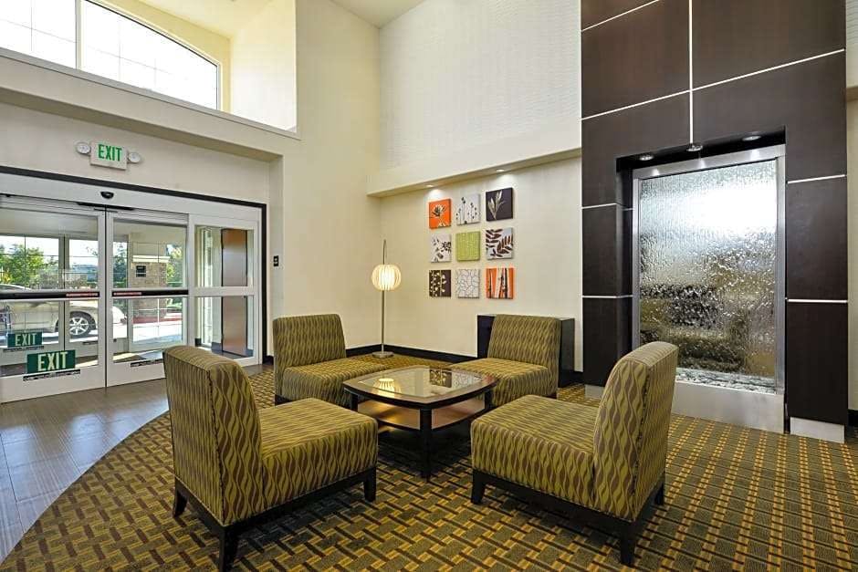 Hotel SpringHill Suites by Marriott Turlock photo 3