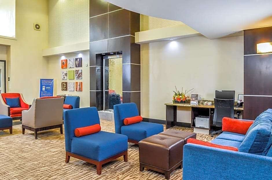 Hotel SpringHill Suites by Marriott Turlock photo 4