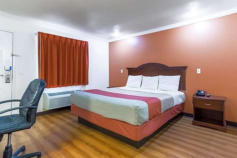 Hotel Studio 6 Mojave, CA - Airport photo 3