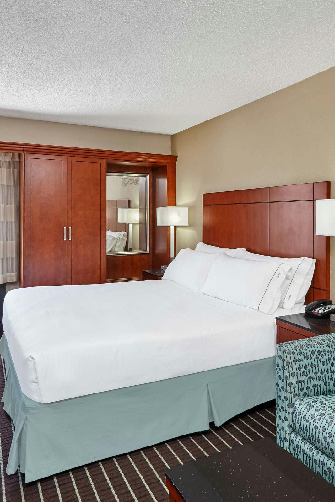 Hotel Holiday Inn Express Hampton photo 2