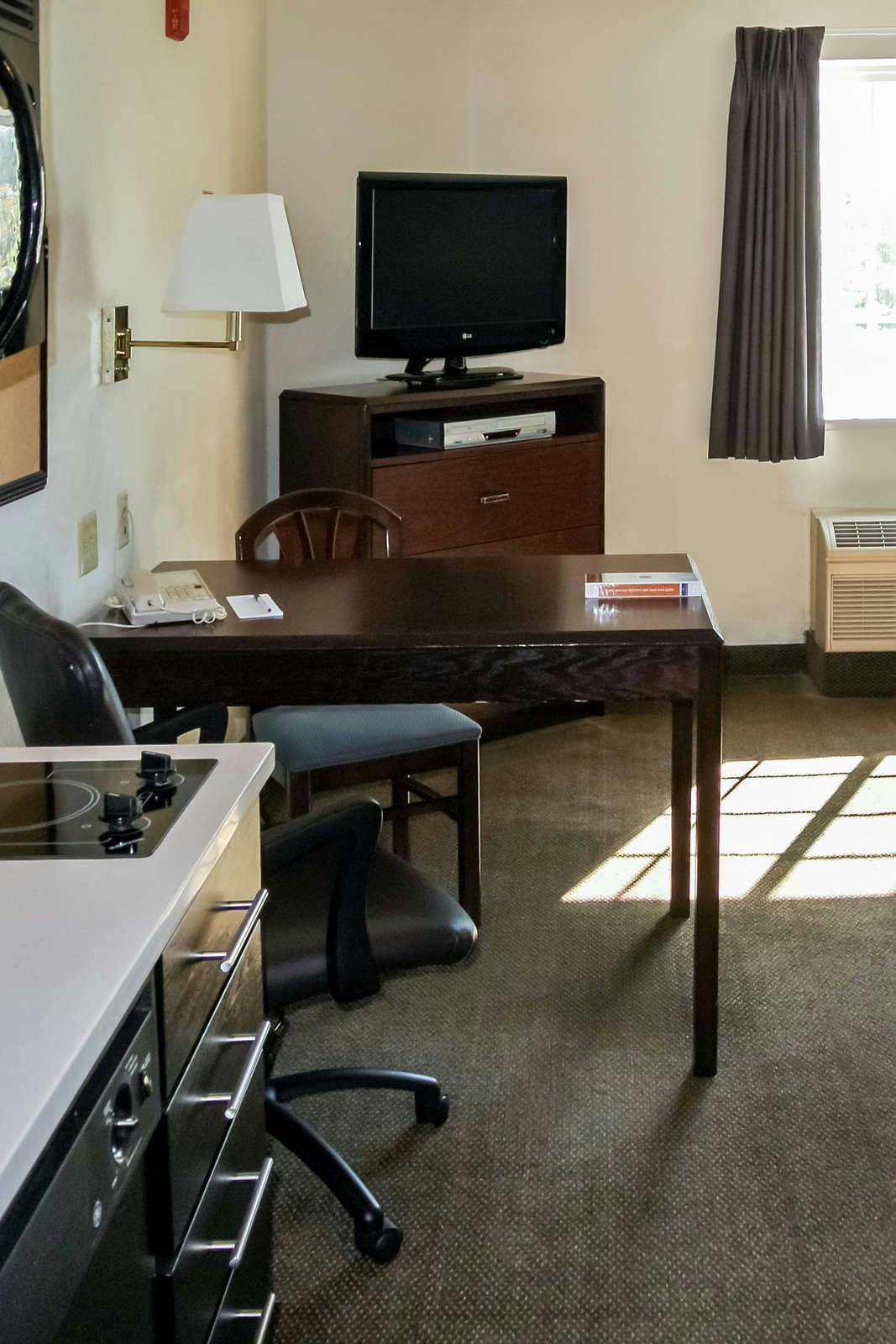 Hotel Candlewood Suites Washington Fairfax photo 3