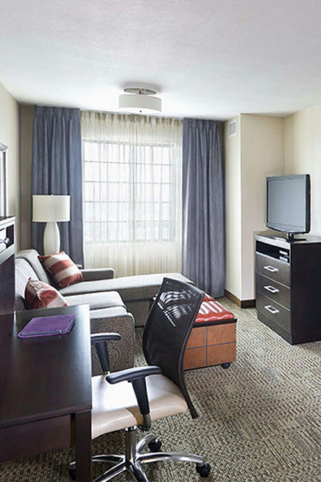 Hotel Staybridge Suites Montgomeryville photo 4