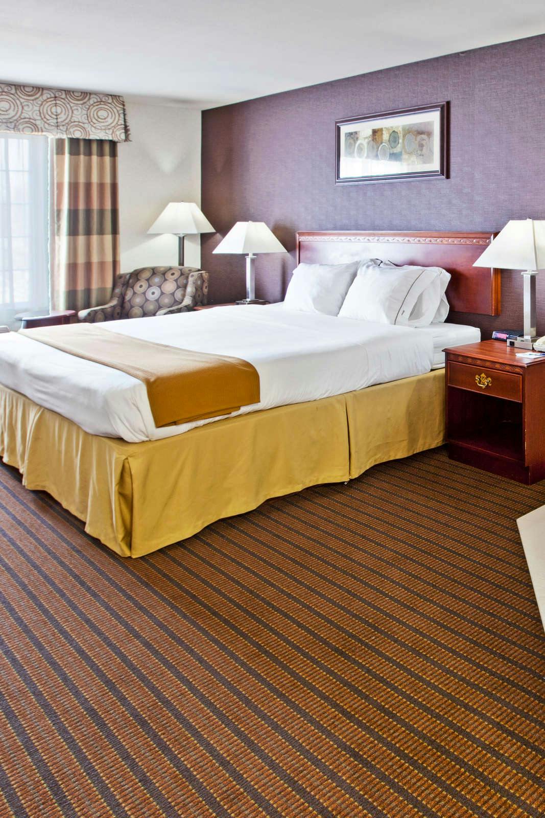 Hotel Holiday Inn Express Grand Rapids SW photo 1