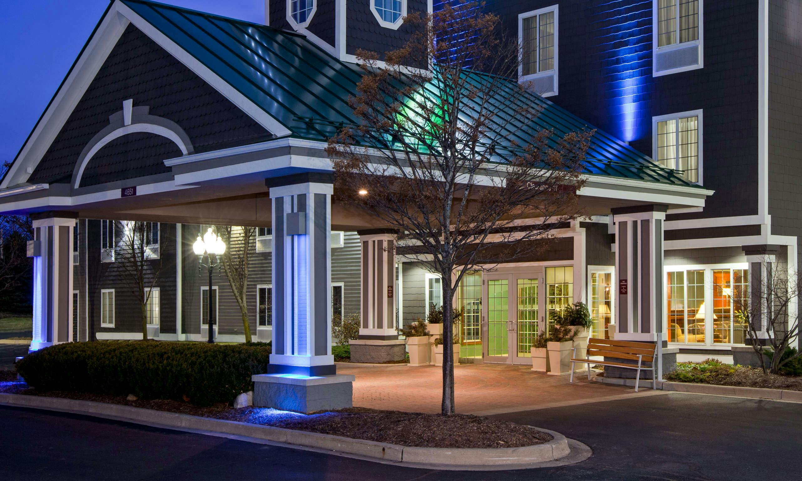 Holiday Inn Express Grand Rapids SW