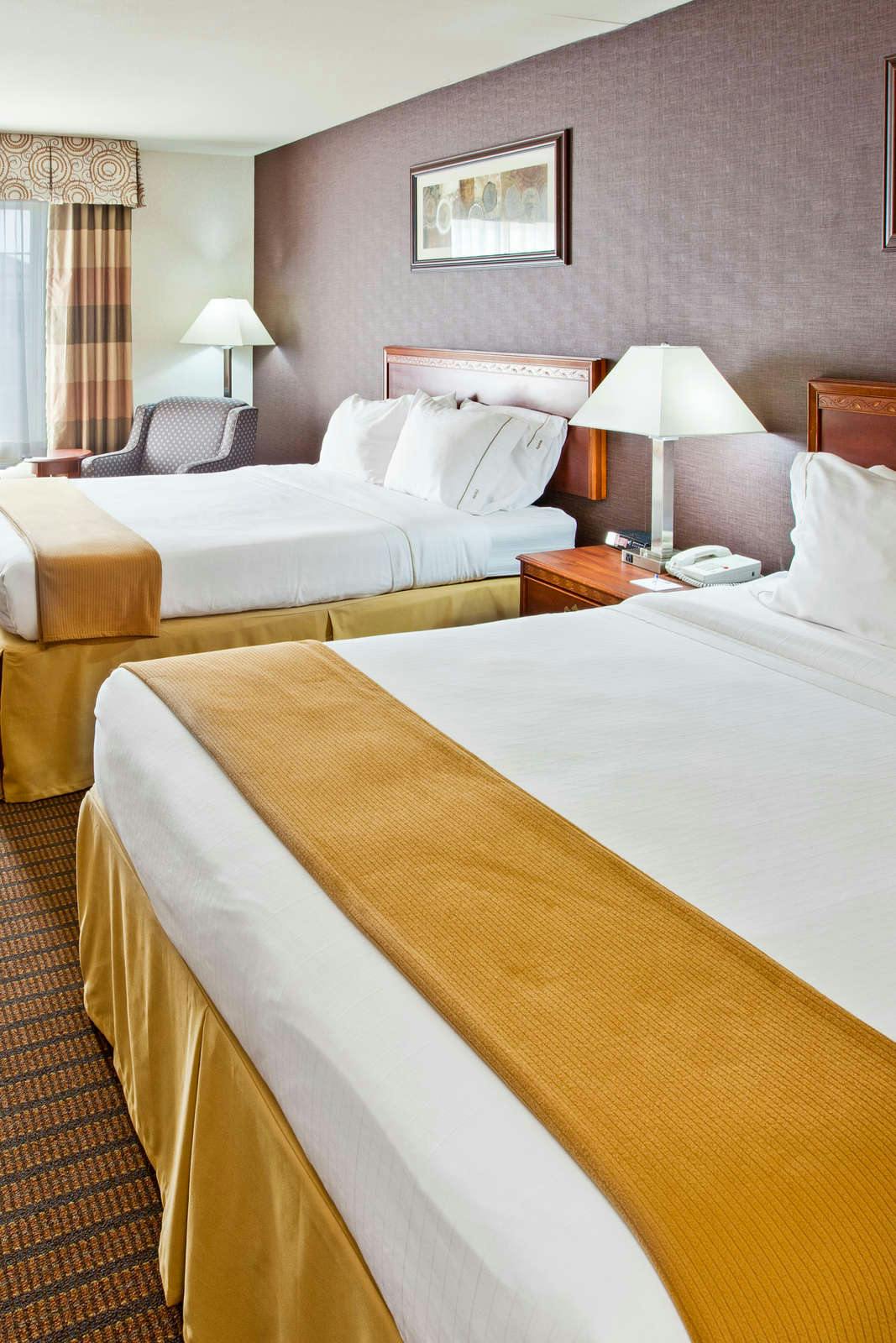 Hotel Holiday Inn Express Grand Rapids SW photo 2