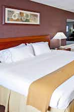Hotel Holiday Inn Express Grand Rapids SW photo 3