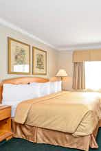Hotel Magnuson Grand Pioneer Inn and Suites photo 2
