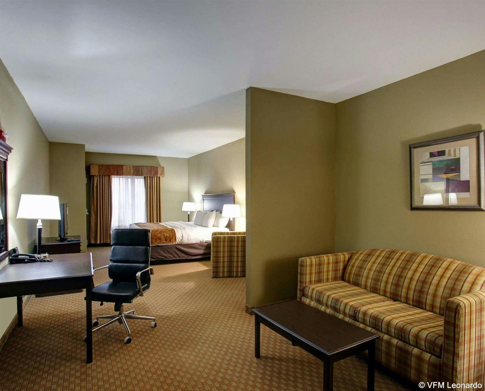 Hotel Comfort Suites Copperas Cove TX photo 1