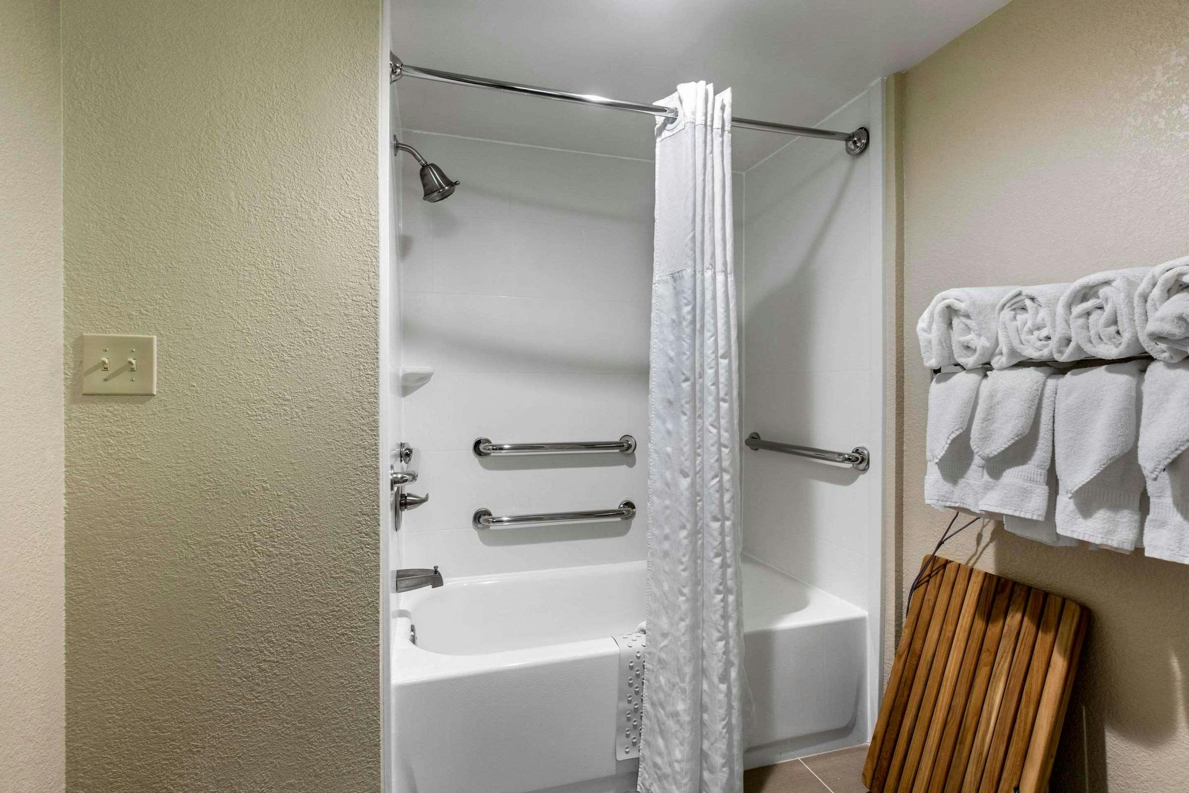 Hotel Comfort Inn Conference Center photo 2