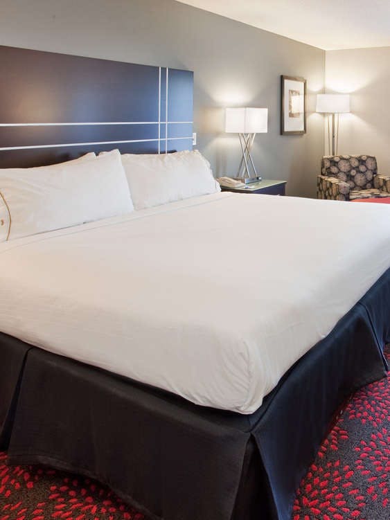 Hotel Holiday Inn Express Fremont photo 3