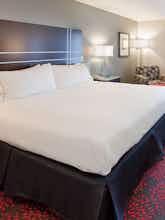 Hotel Holiday Inn Express Fremont photo 3