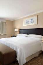 Hotel Embassy Suites Los Angeles - Glendale photo 1