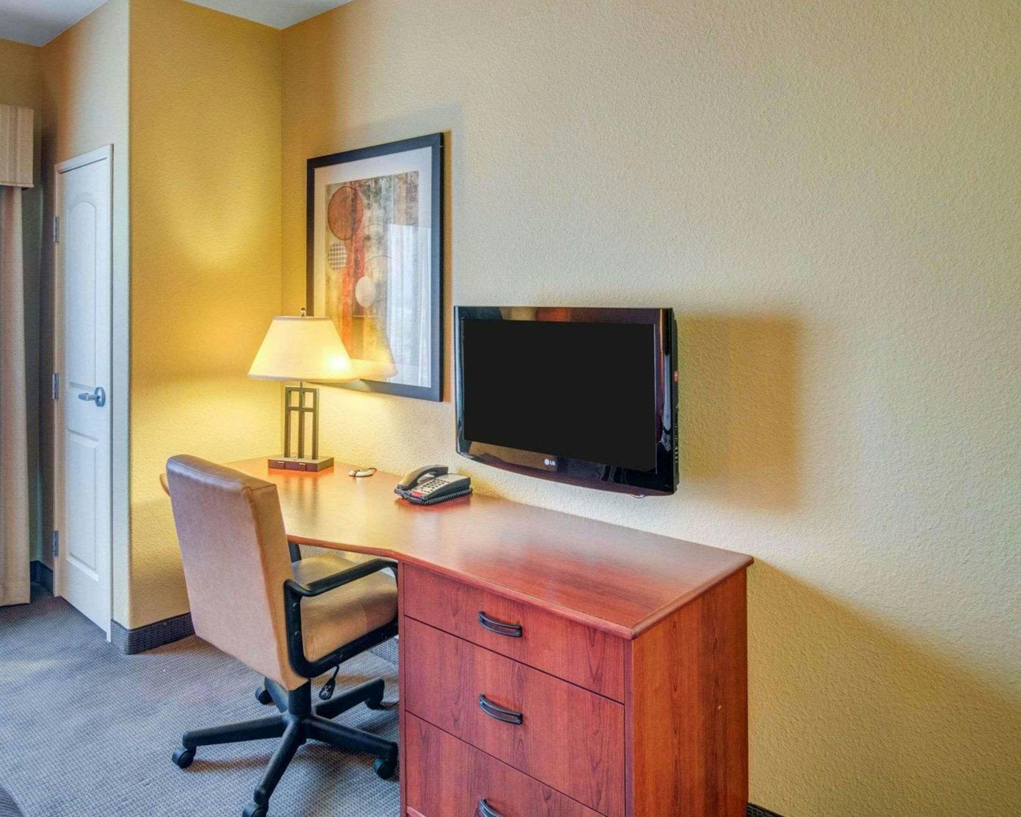 Hotel Sleep Inn and Suites Midland West photo 4