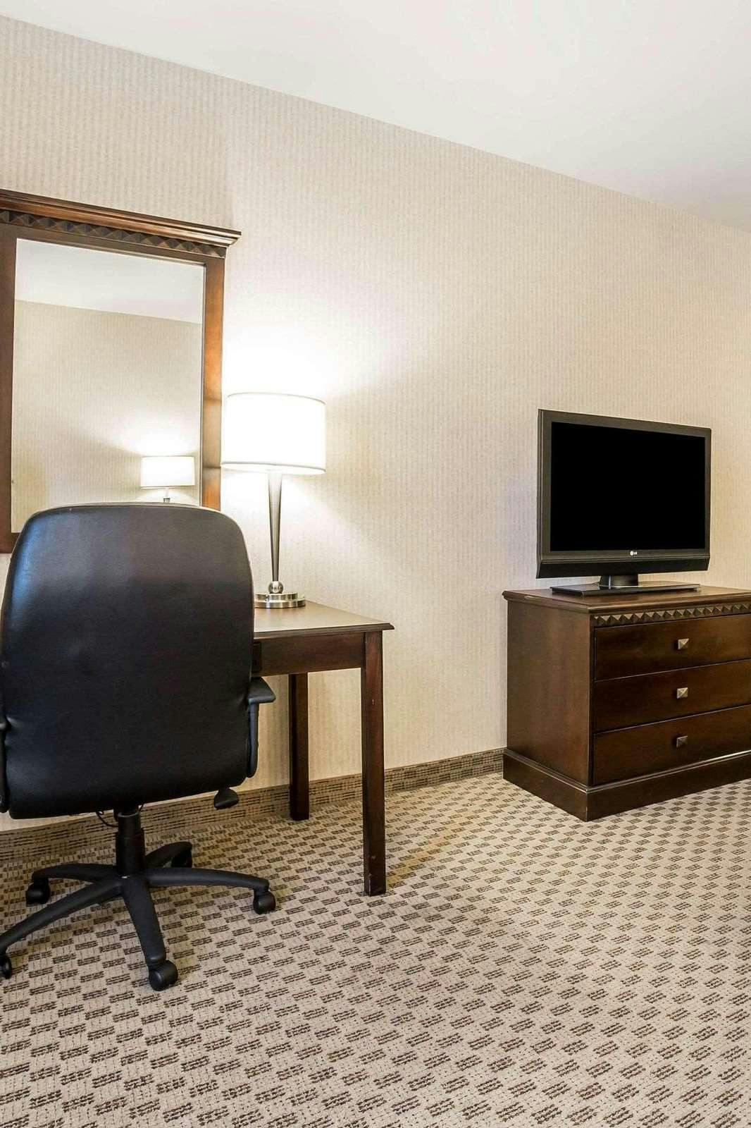 Hotel Comfort Inn and Suites Henderson photo 2