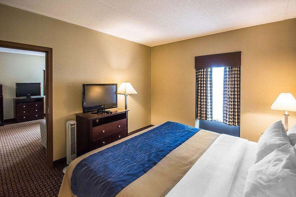 Oakfield Hotel & Suites Rochester, an Ascend Collection Hotel