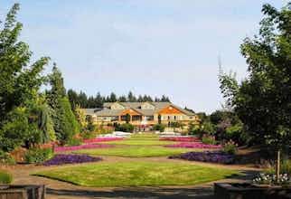 Hotel Oregon Garden Resort photo 2