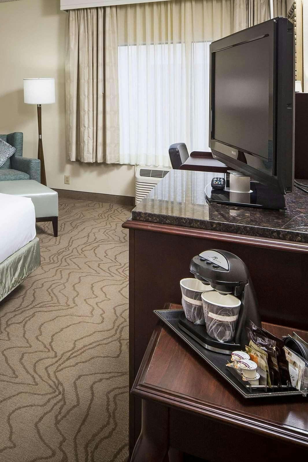 Hotel DoubleTree by Hilton Boston - Milford photo 2