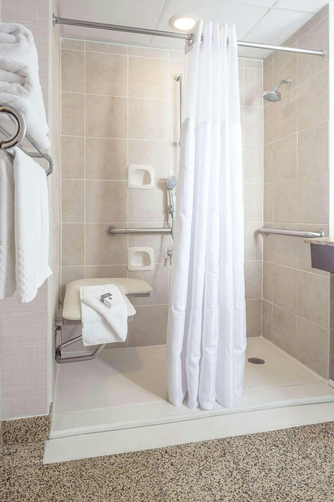 Hotel DoubleTree by Hilton Boston - Milford photo 3