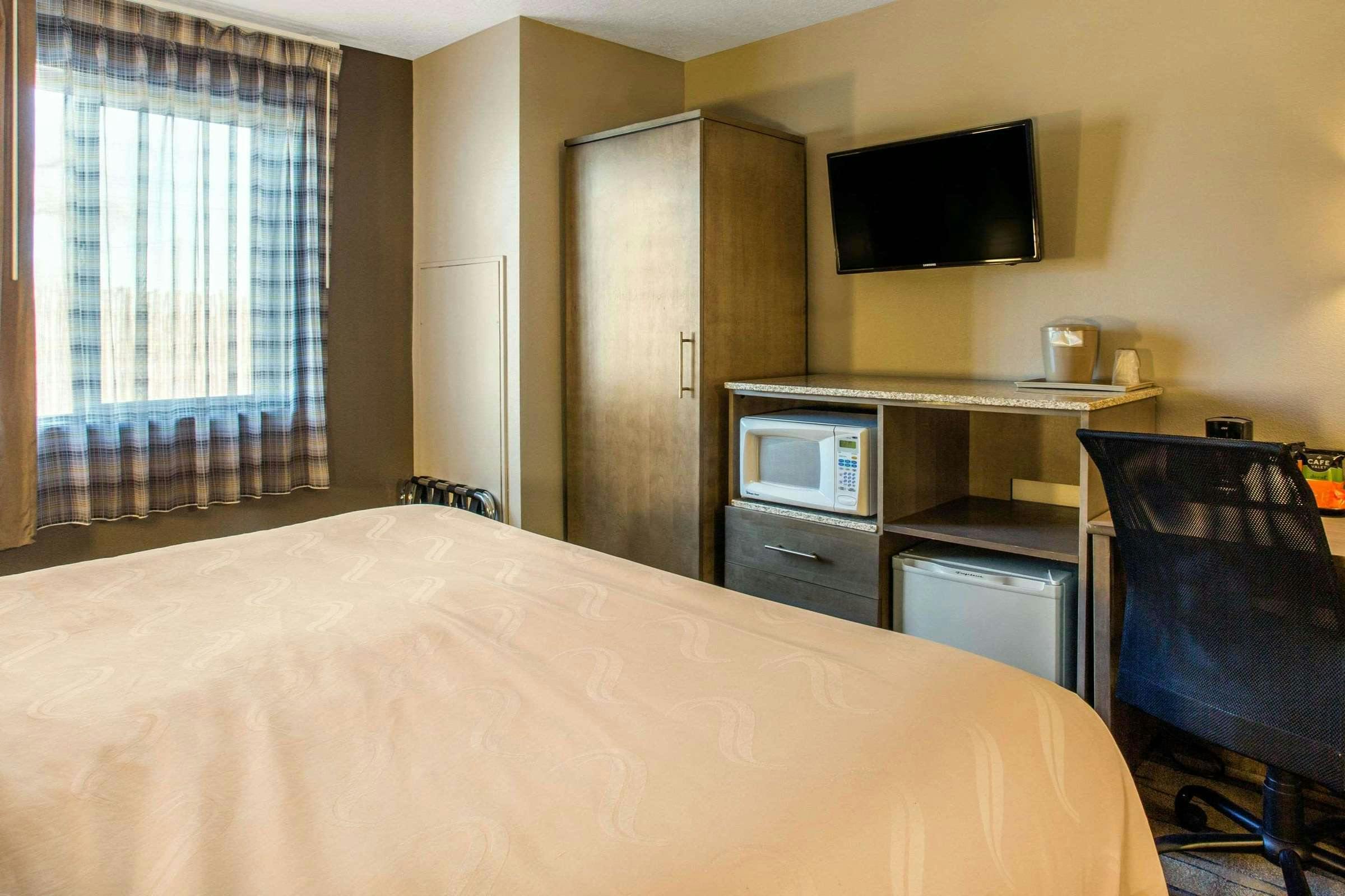 Hotel Quality Inn Moriarty, NM photo 5