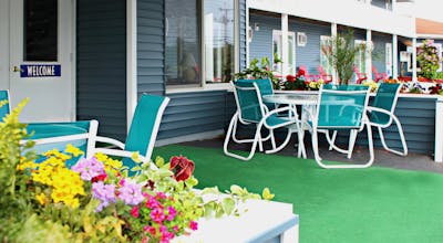 Colonial Inn Ellsworth