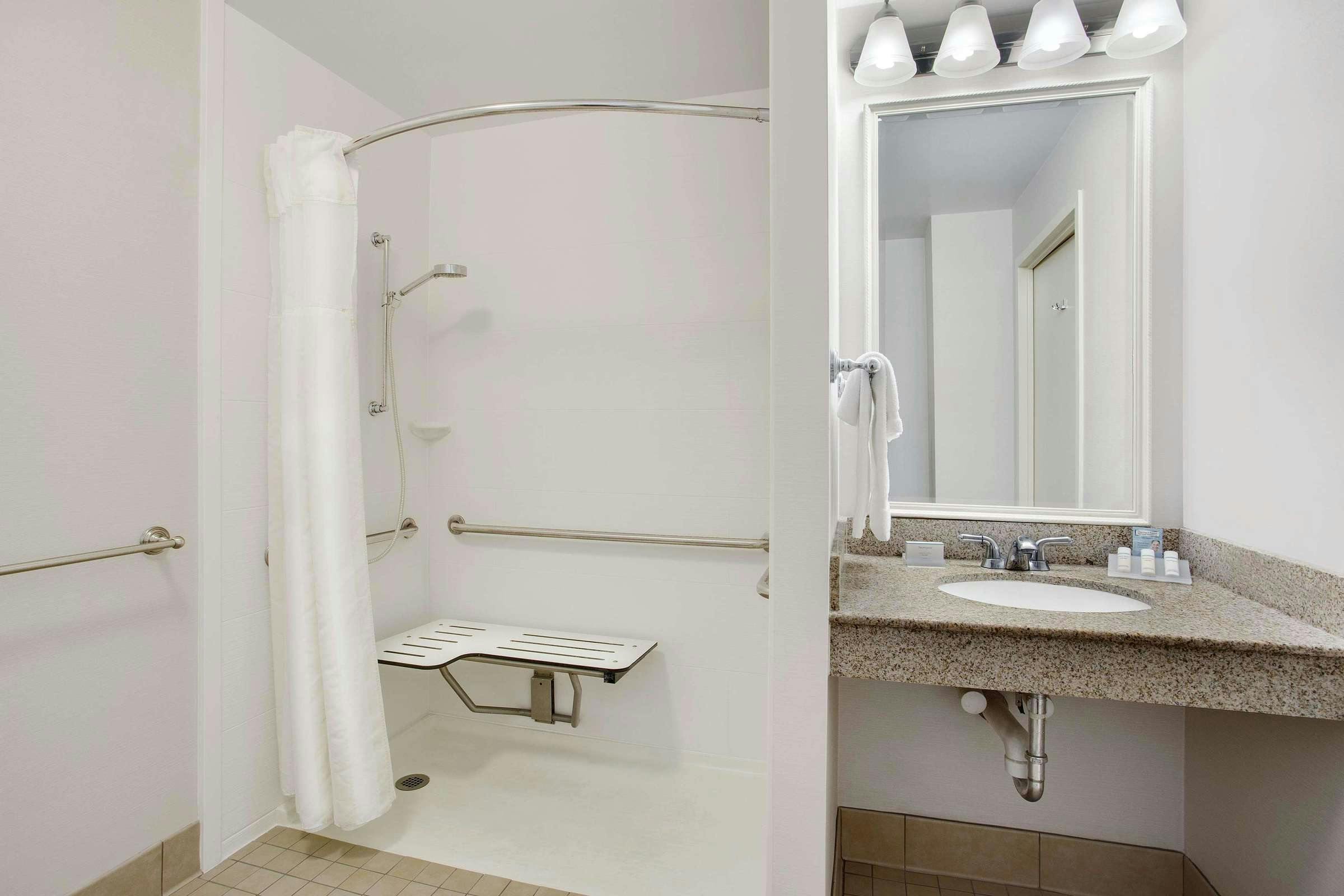 Hotel Hilton Garden Inn Saratoga Springs photo 4