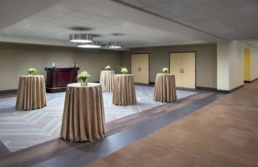 Hotel Four Points by Sheraton Charleston photo 2