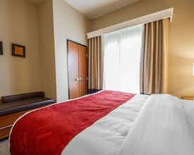 Hotel Comfort Suites Redding - Shasta Lake photo 4