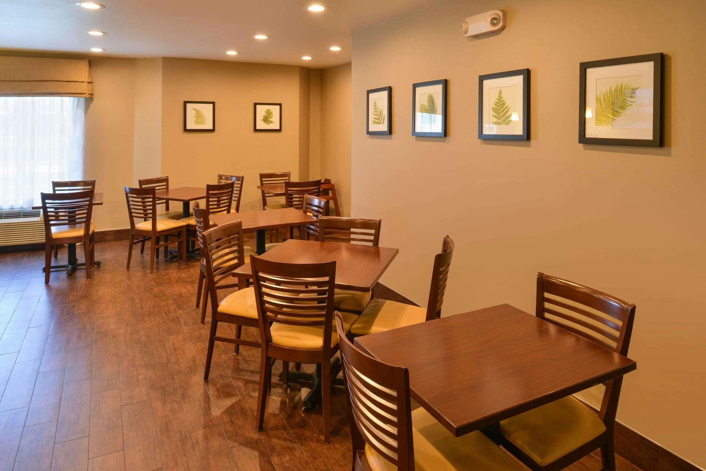 Hotel Sleep Inn Fayetteville North photo 5