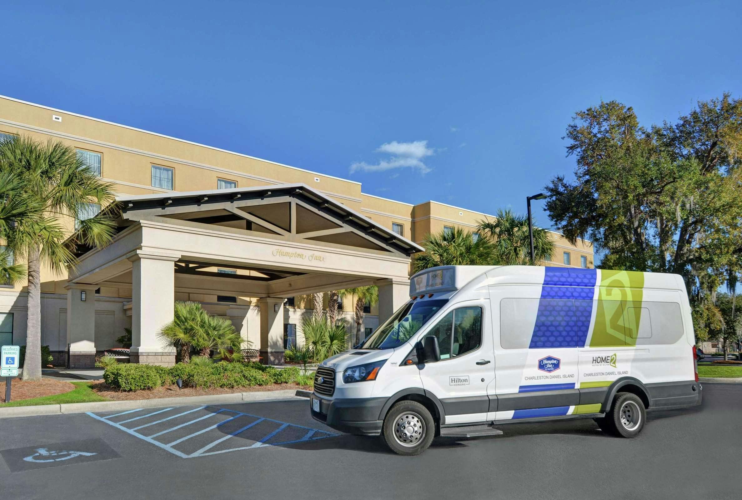 Hotel Hampton Inn Charleston - Daniel Island photo 1