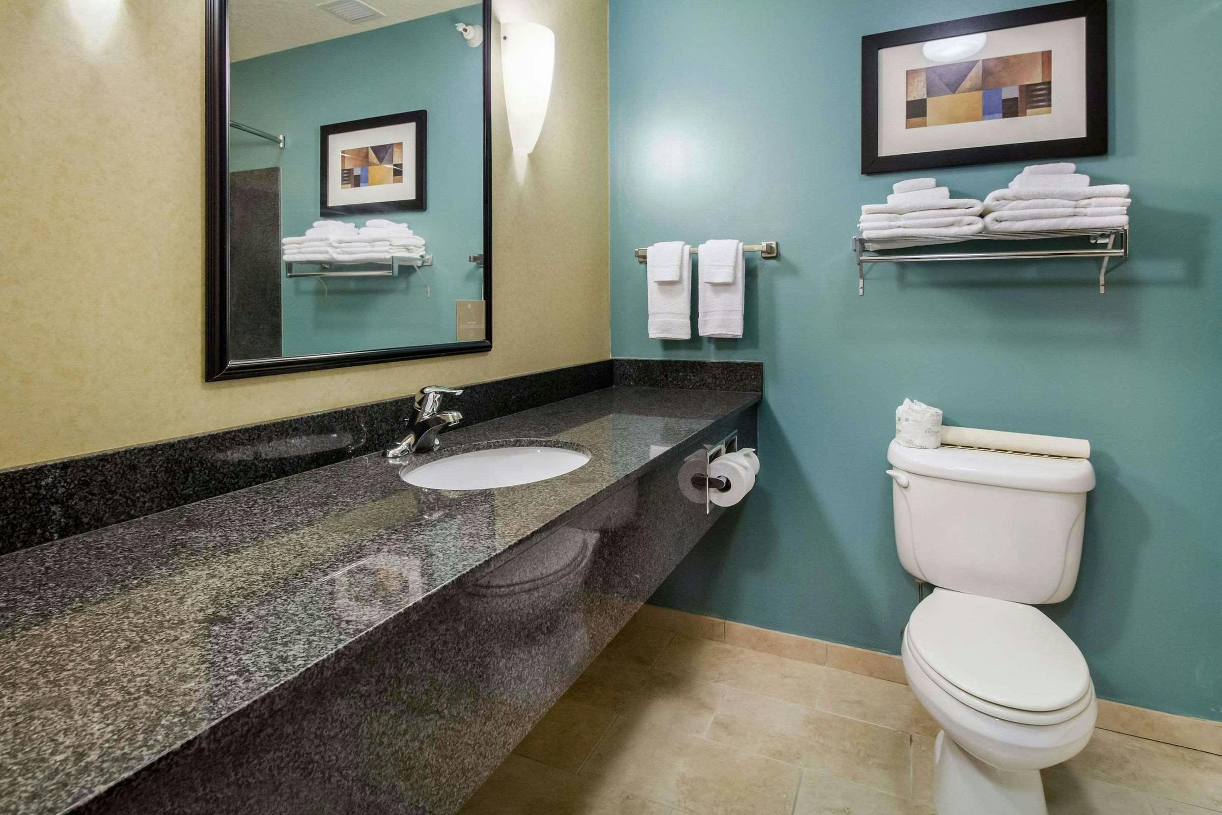 Hotel Sleep Inn & Suites Rapid City photo 3