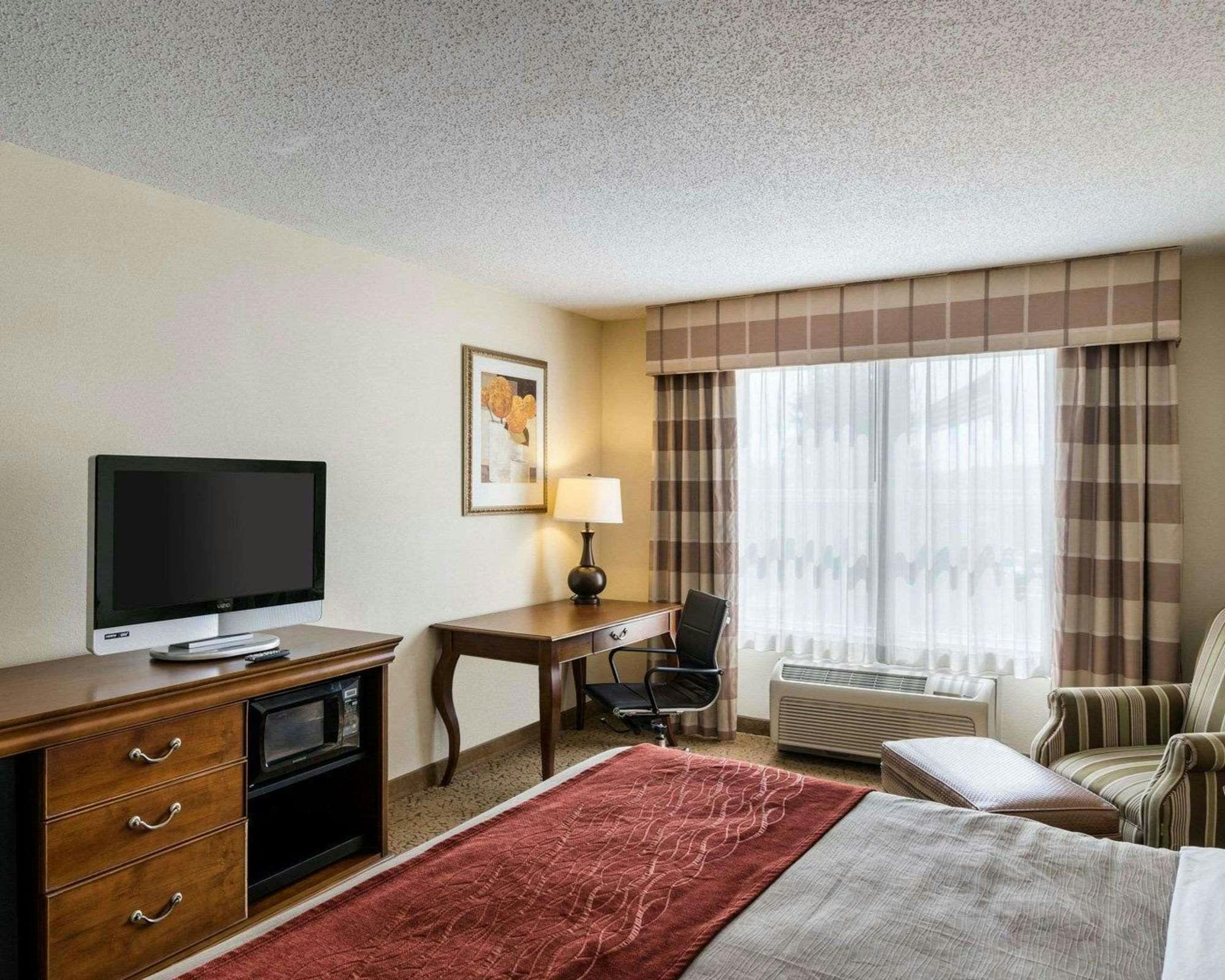 Hotel Comfort Inn & Suites Dover near Speedway photo 3