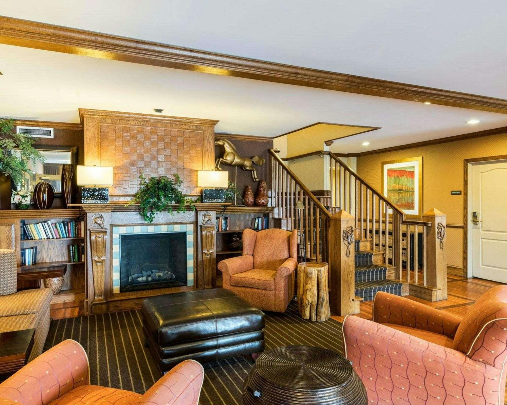 Hotel Comfort Inn & Suites Dover near Speedway photo 4