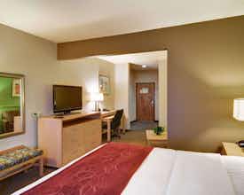 Hotel Comfort Suites Lindale - Tyler North photo 3