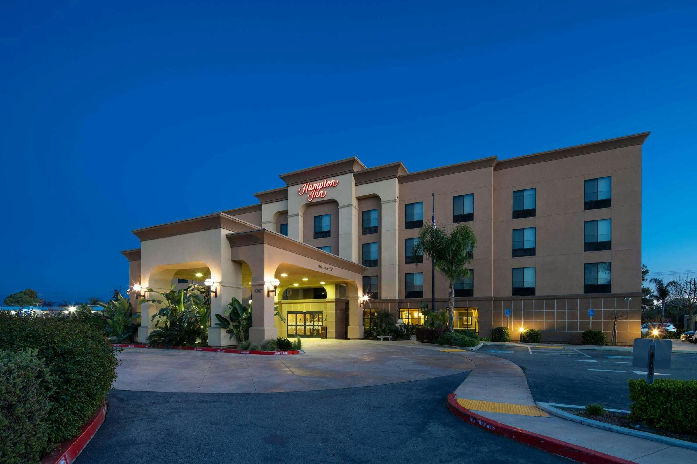 Hotel Hampton Inn Visalia photo 2