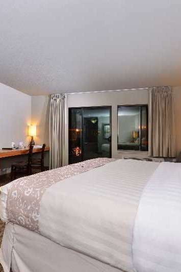 Hotel Gaia Hotel & Spa Redding Ascend Hotel Collection photo 1