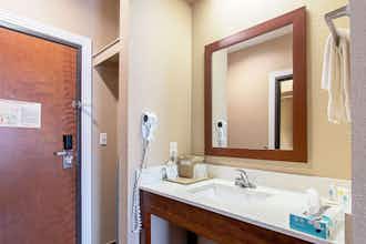 Hotel Comfort Inn & Suites Fredericksburg TX photo 3