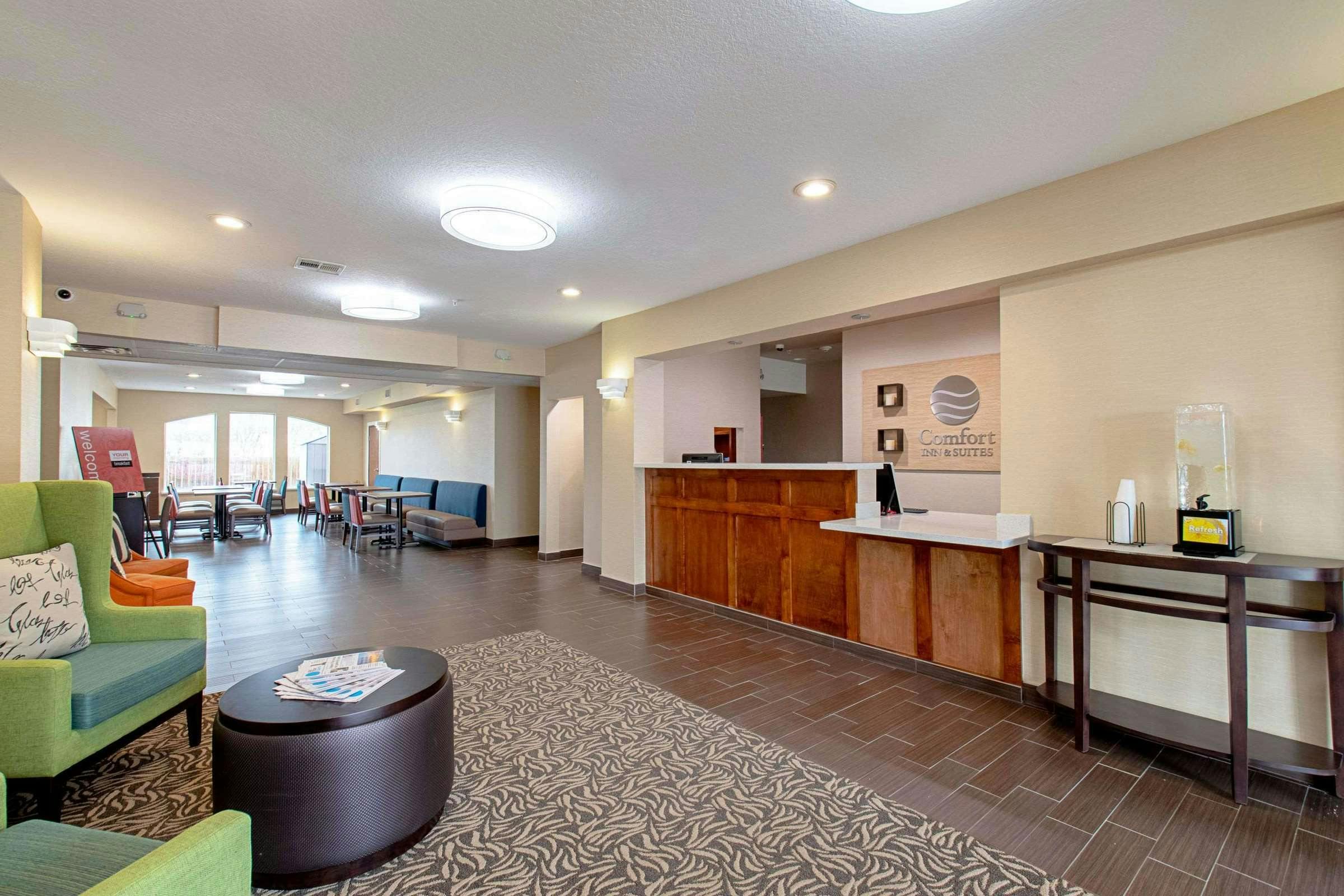 Hotel Comfort Inn & Suites Fredericksburg TX photo 4