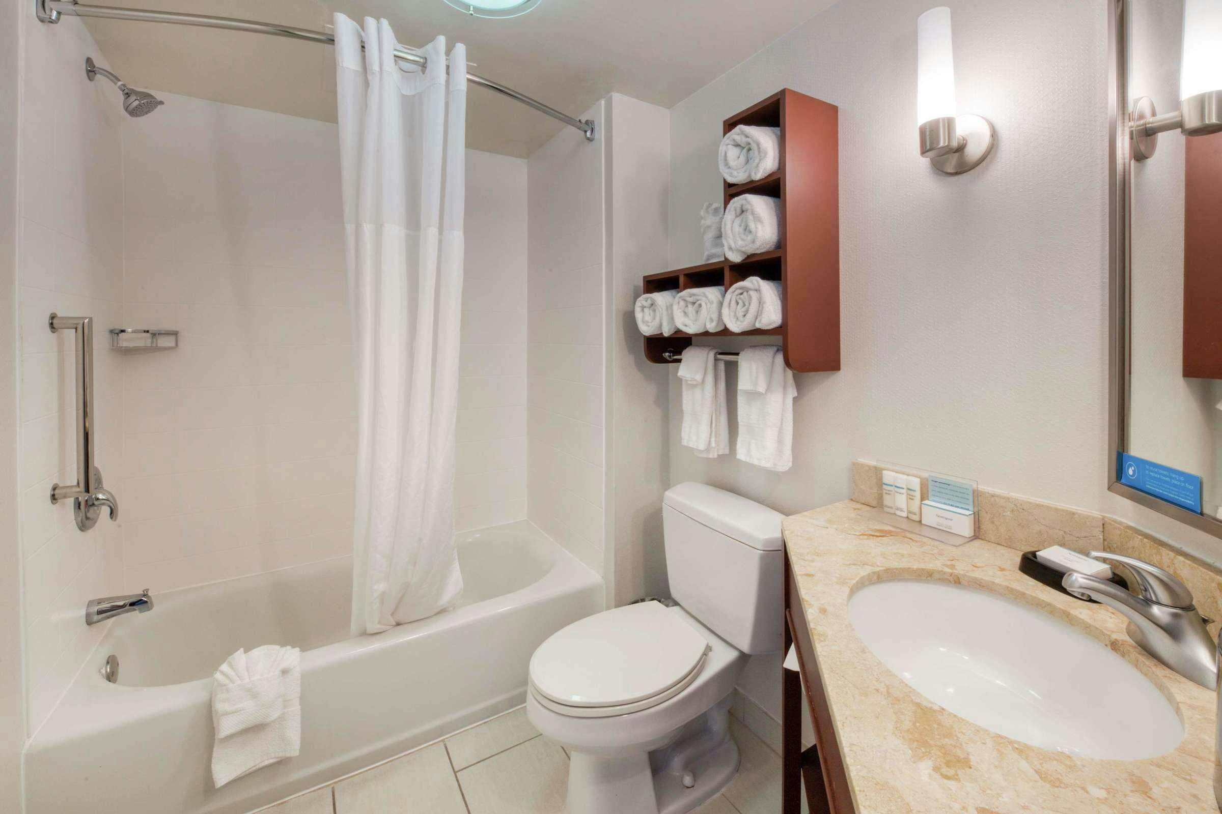 Hotel Hampton Inn And Suites Wilmington-Wrightsville Beach photo 3