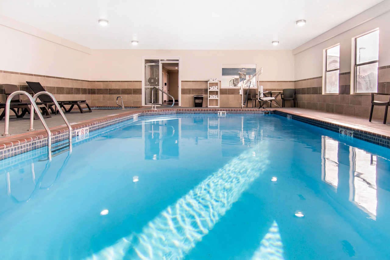 Hotel Comfort Inn and Suites Junction City Near Fort Riley photo 3