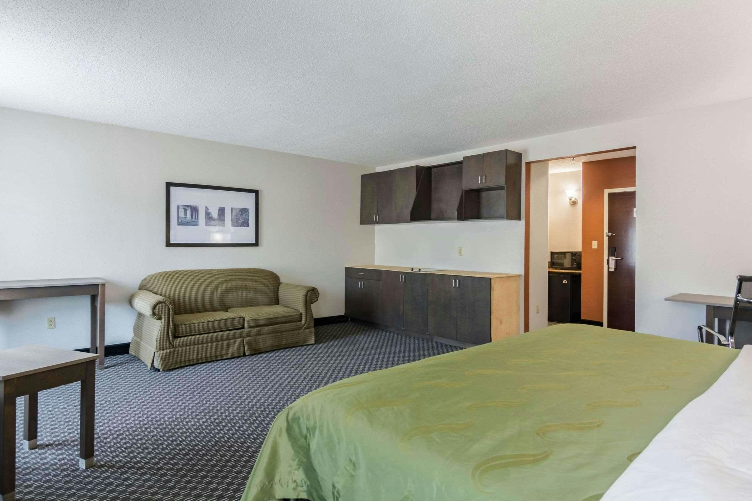 Hotel Quality Inn Warsaw Near Rappahannock River photo 1