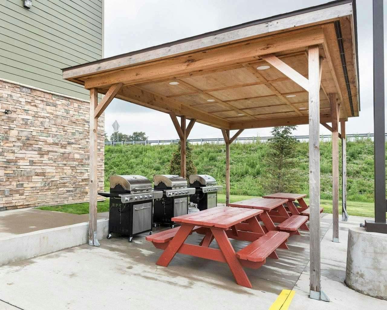 Hotel Suburban Studios Triadelphia - Wheeling at The Highlands photo 5