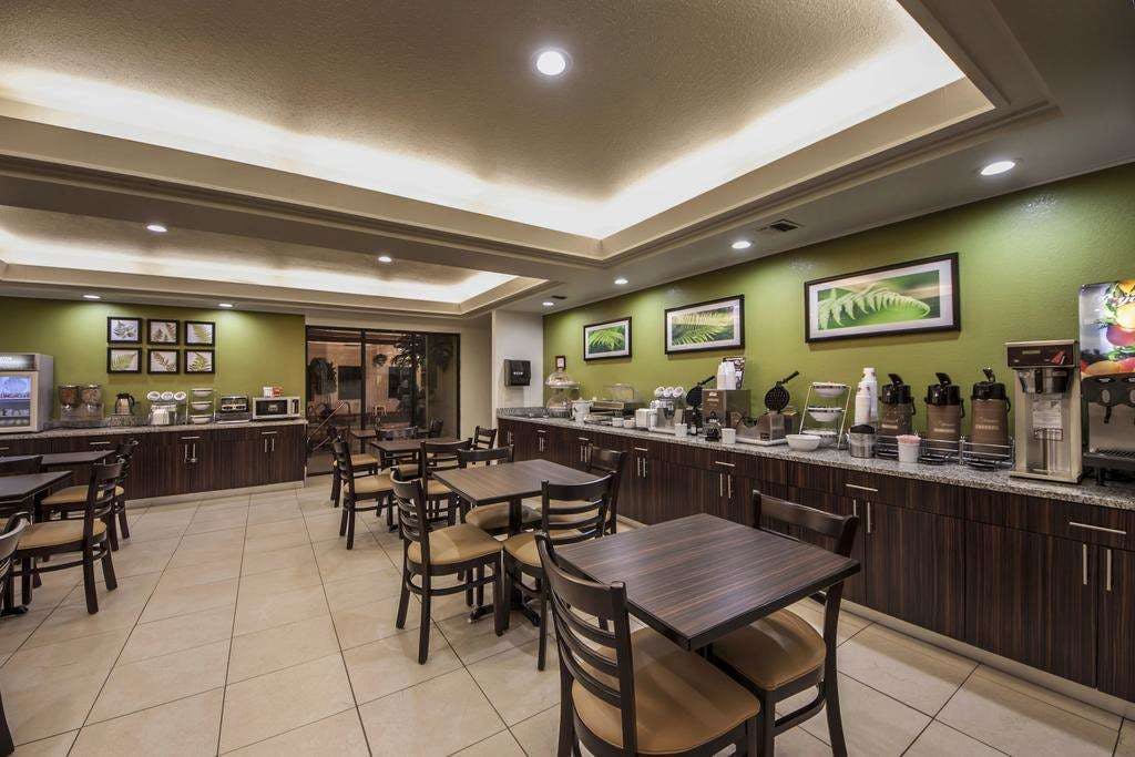 Hotel Sleep Inn & Suites Tulsa Central I-44 photo 3