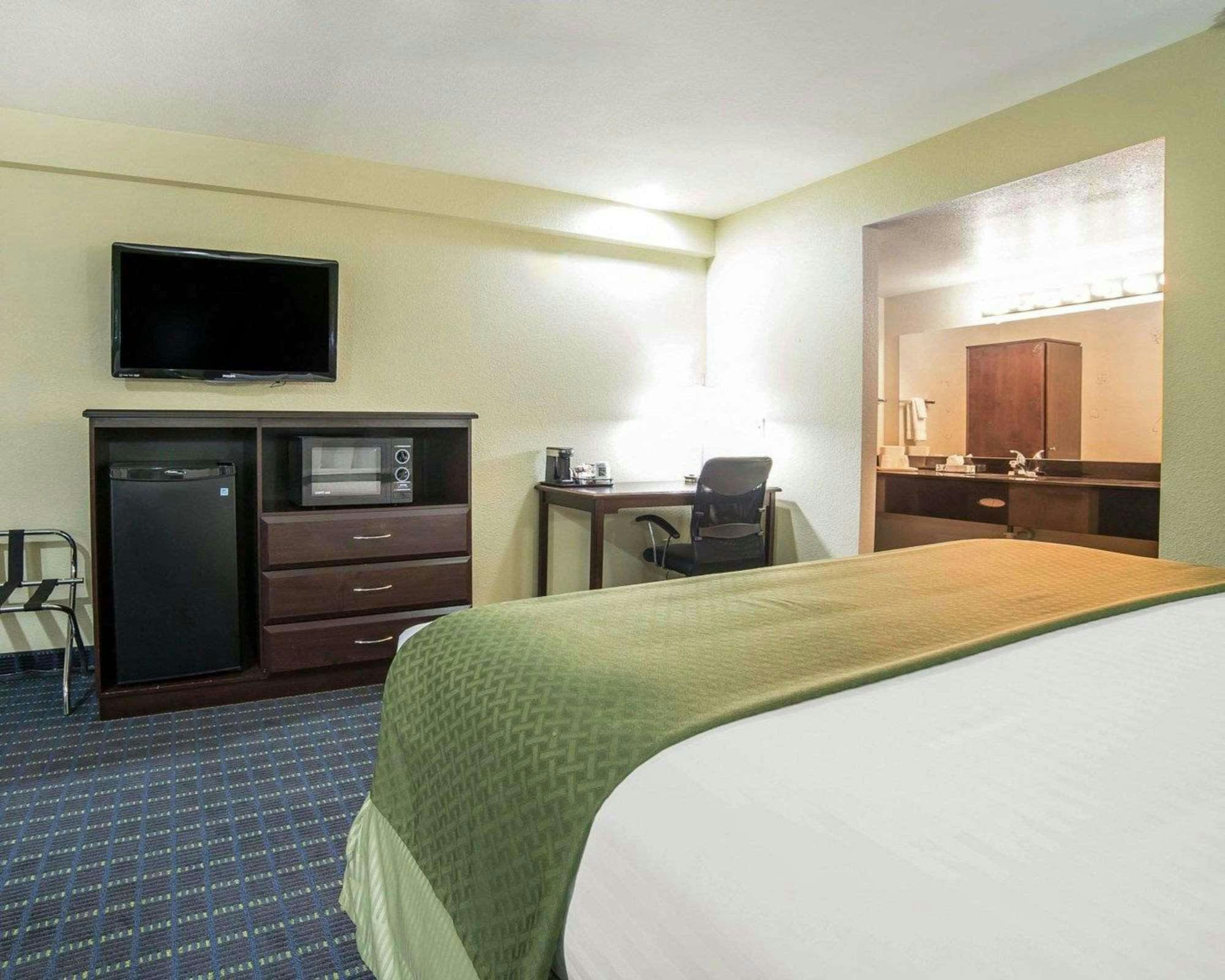 Hotel Quality Inn Needles, CA photo 3