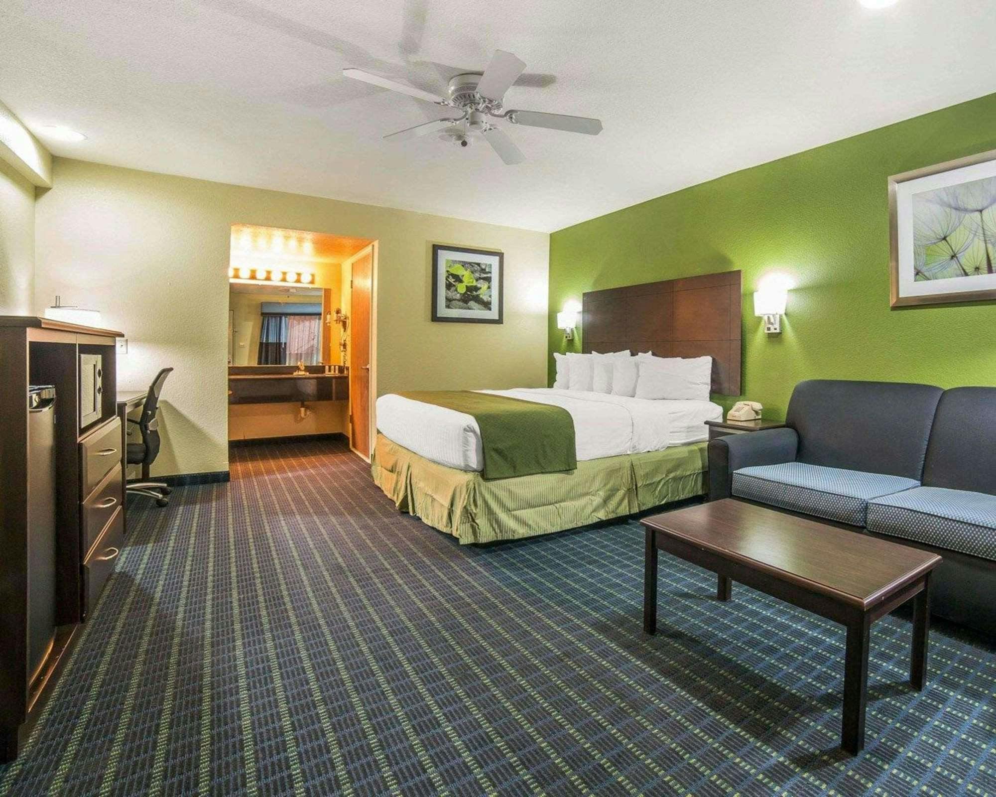 Hotel Quality Inn Needles, CA photo 5