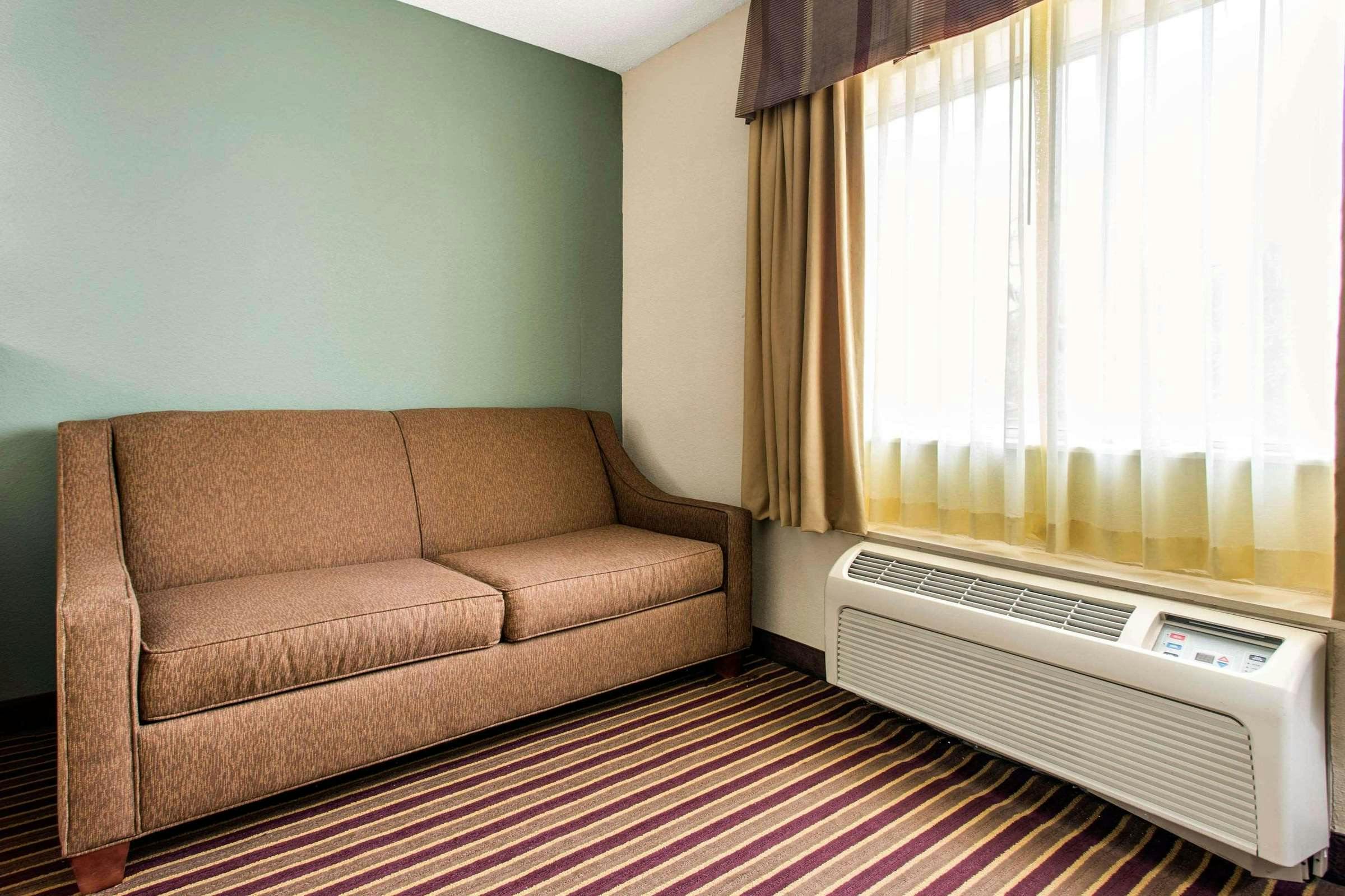 Hotel Best Western Plus Raleigh Crabtree Valley Hotel photo 5